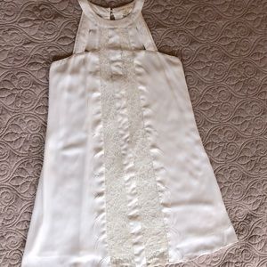 White Shift Dress (S) with Scallop and Lace Detail